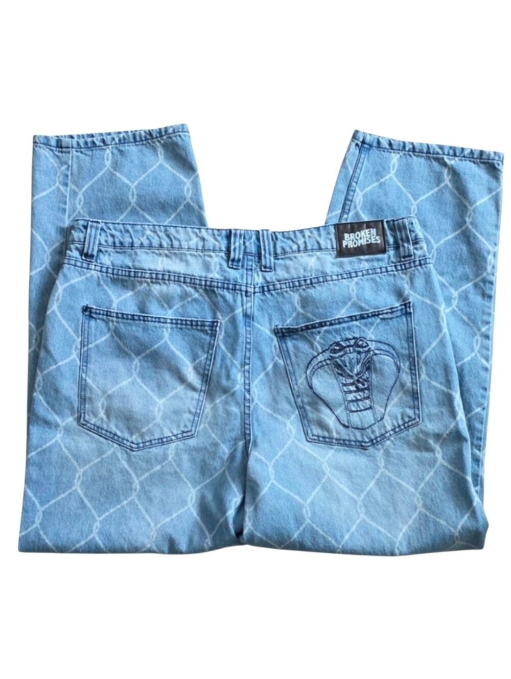 Broken Promises Size 38 Chain Link Cobra Embroidered Light Wash Blue Jeans